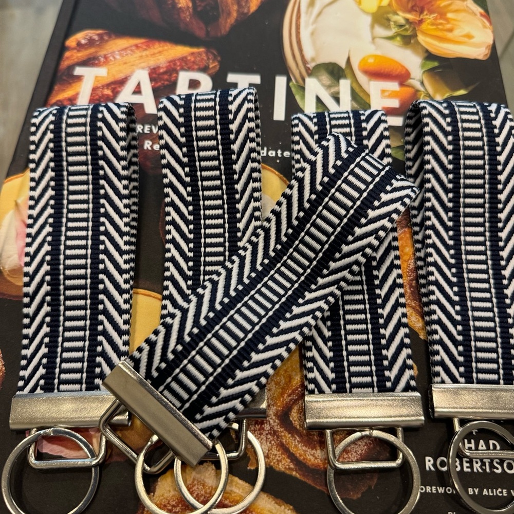 Wristlet keychain